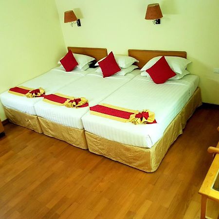 Hotel A1 Мандалай Экстерьер фото