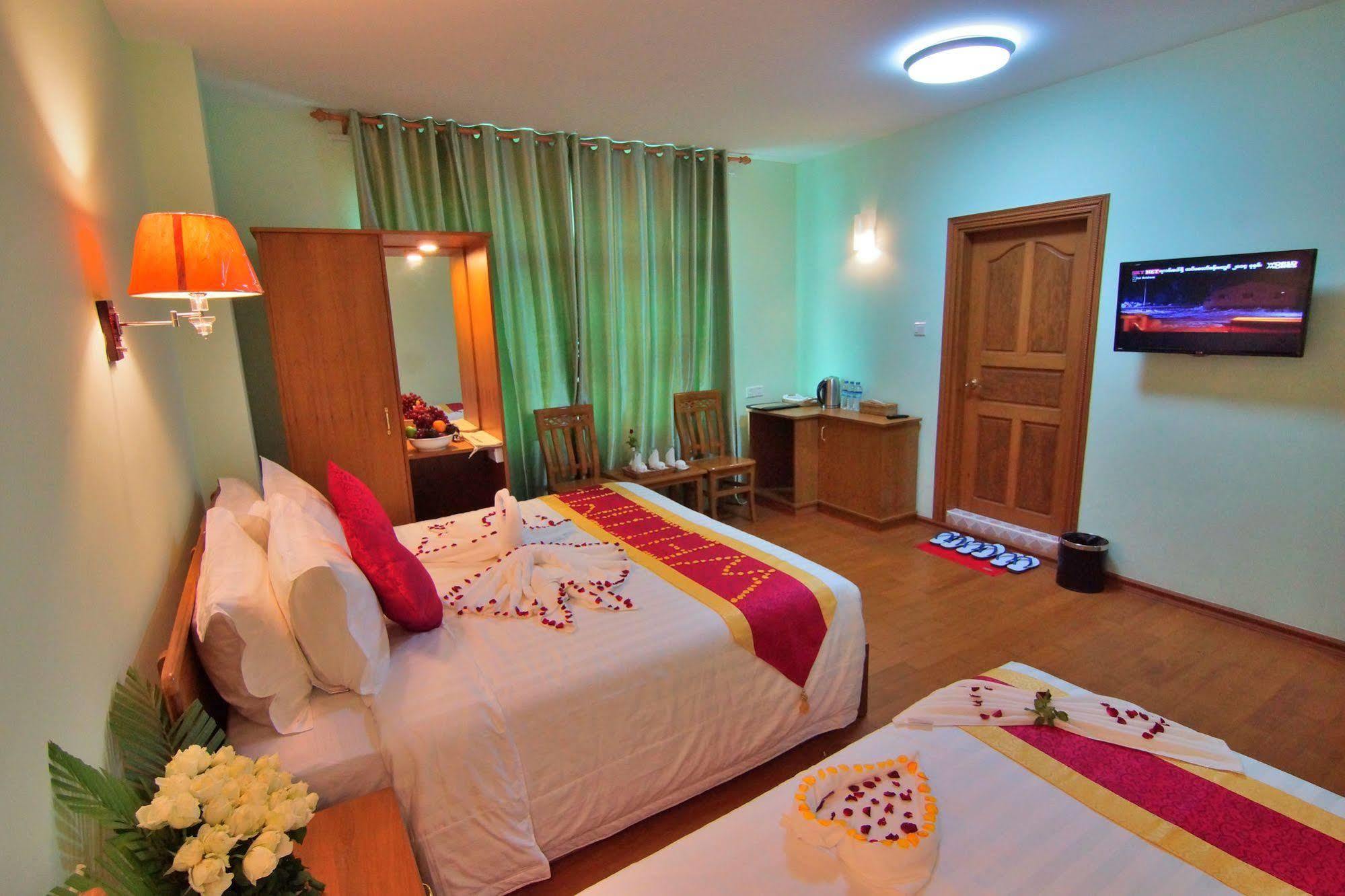 Hotel A1 Мандалай Экстерьер фото